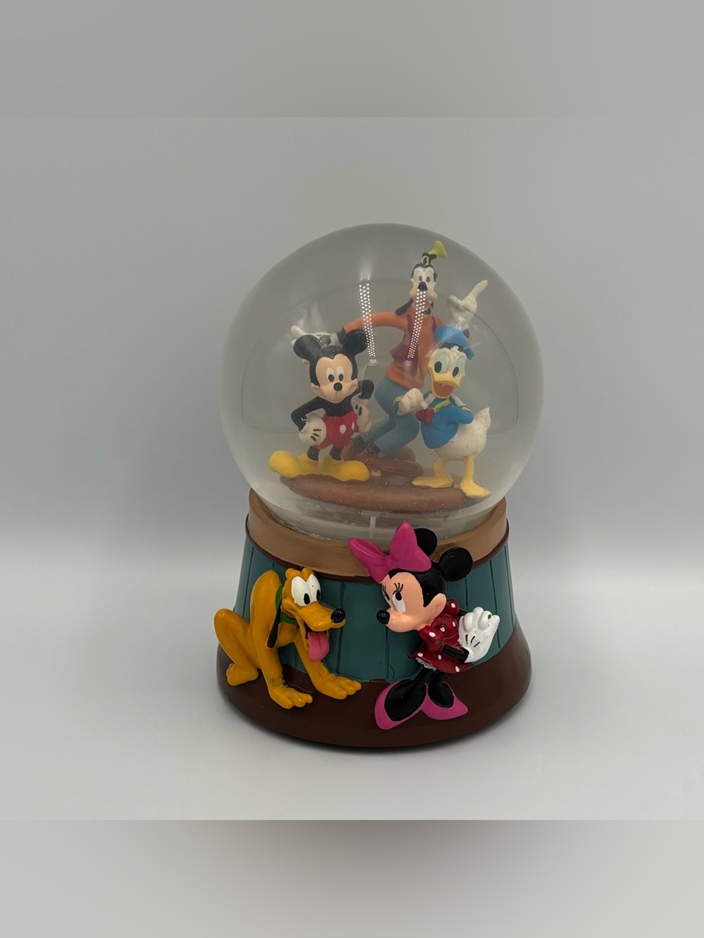 RARE Vintage Kcare Disney MICKEY MOUSE & FRIENDS Musical Snow Globe Pixar